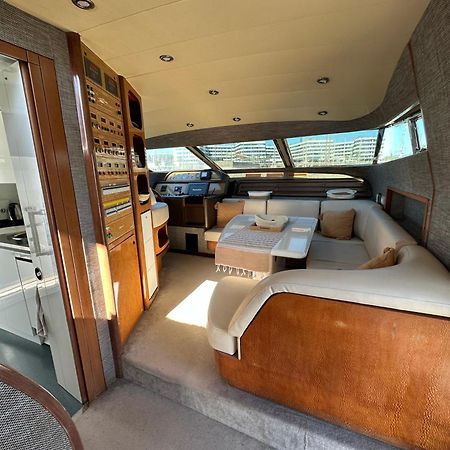 Yacht 20Metros 호텔 산트 아드리아 데 베소스 외부 사진