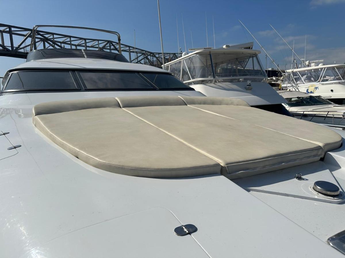 Yacht 20Metros 호텔 산트 아드리아 데 베소스 외부 사진