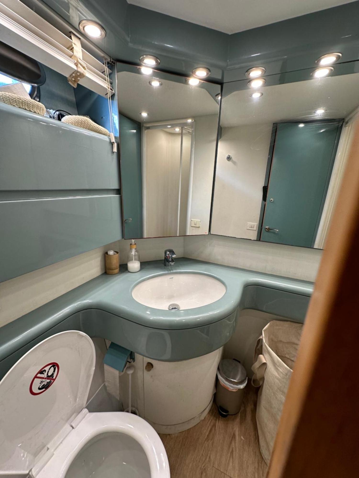 Yacht 20Metros 호텔 산트 아드리아 데 베소스 외부 사진